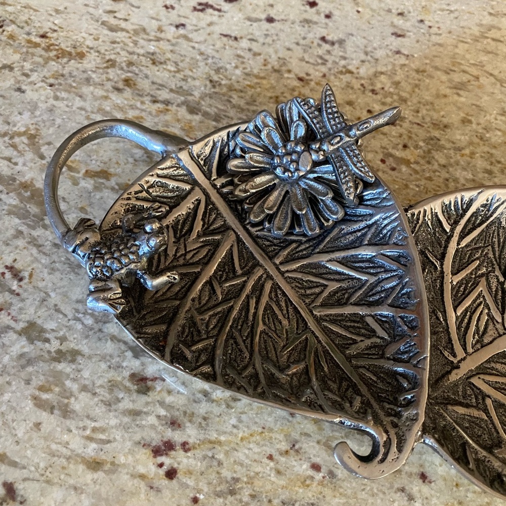🔥 Metal frog & leaves design dish - Picture 2 of 5